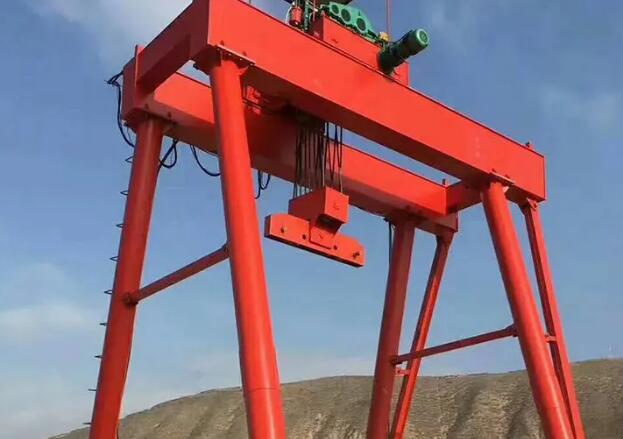 双主梁吊钩门式91抖音在线观看机设备厂区实拍